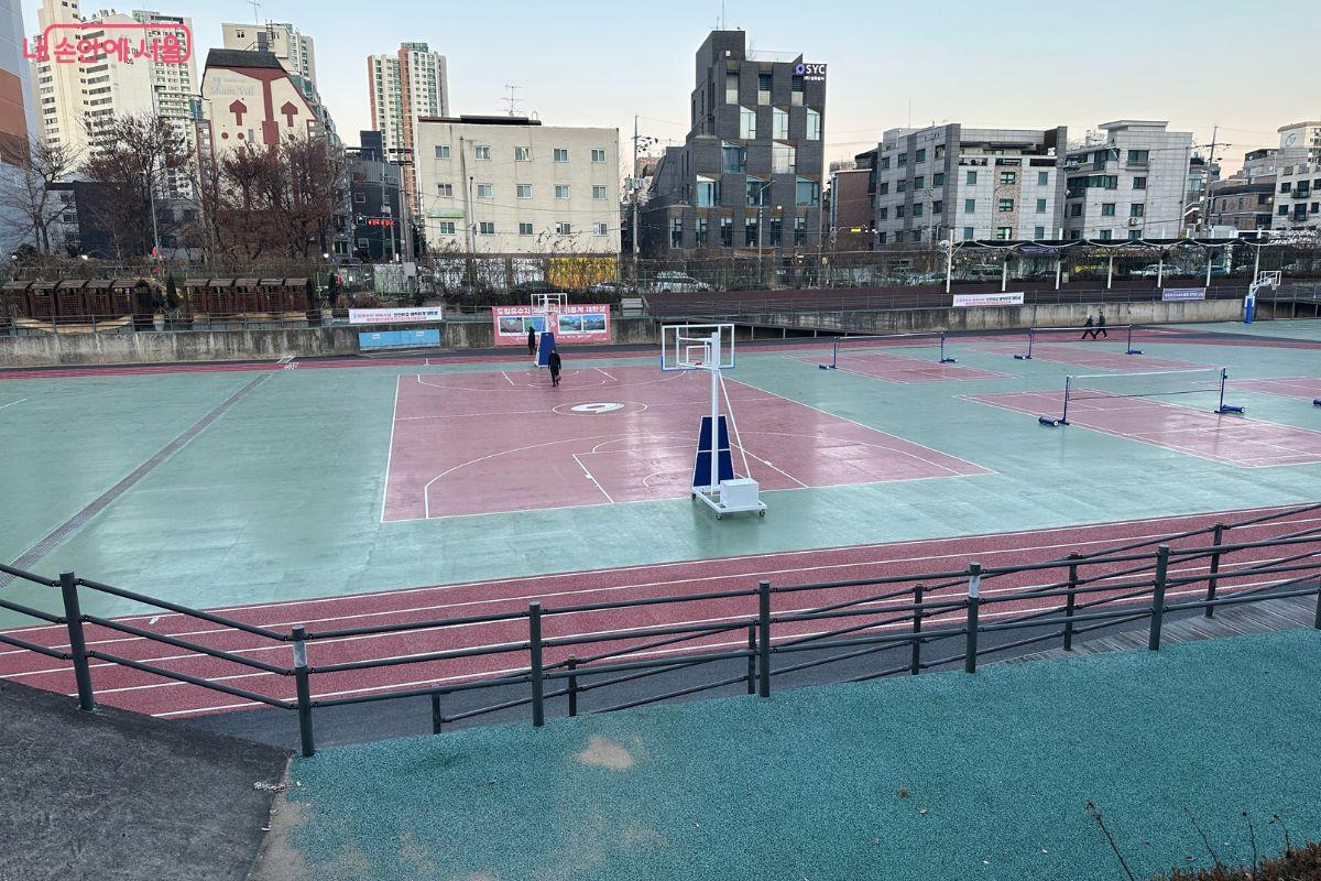 도림유수지가 새단장을 마치고 시민들에게 개방됐다. &copy;김재형