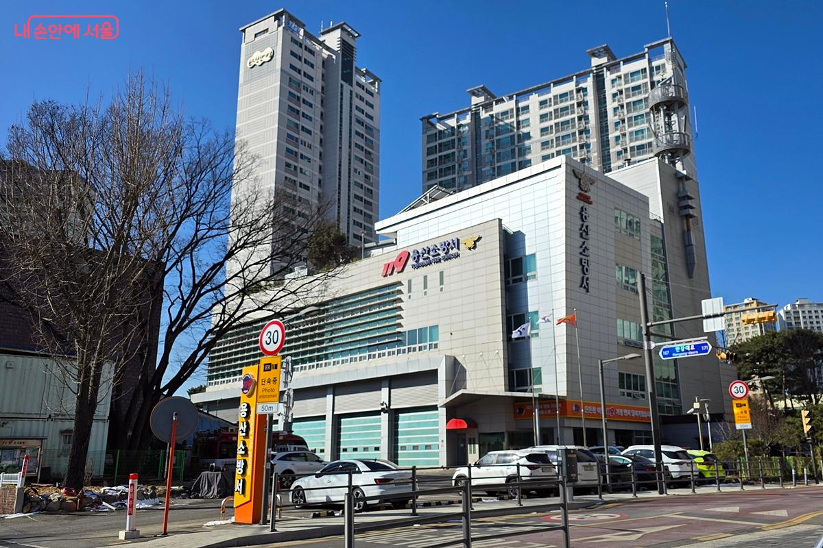 삼각지 역에서 가까운 용산소방서를 선택해 '소방안전교육'을 신청했다. &copy;김윤경