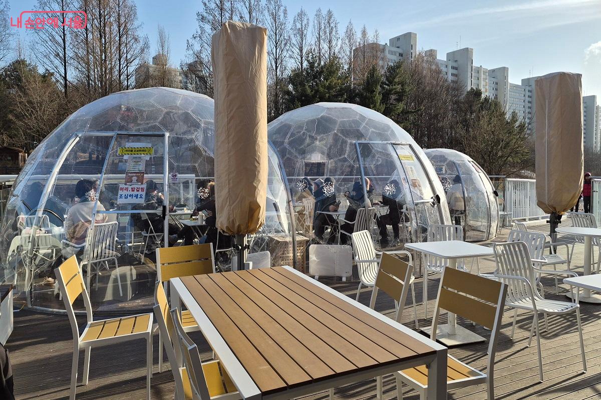 겨울 한파를 막아주는 당현마루 이글루 돔이 등장한 수변전망대 &copy;권수진