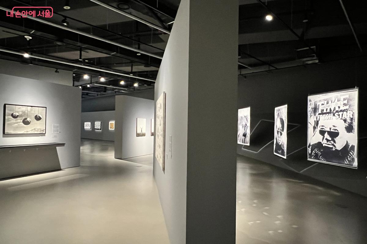 개관 후 처음으로 전관 전시 중인 2층 전시실 &copy;박지영