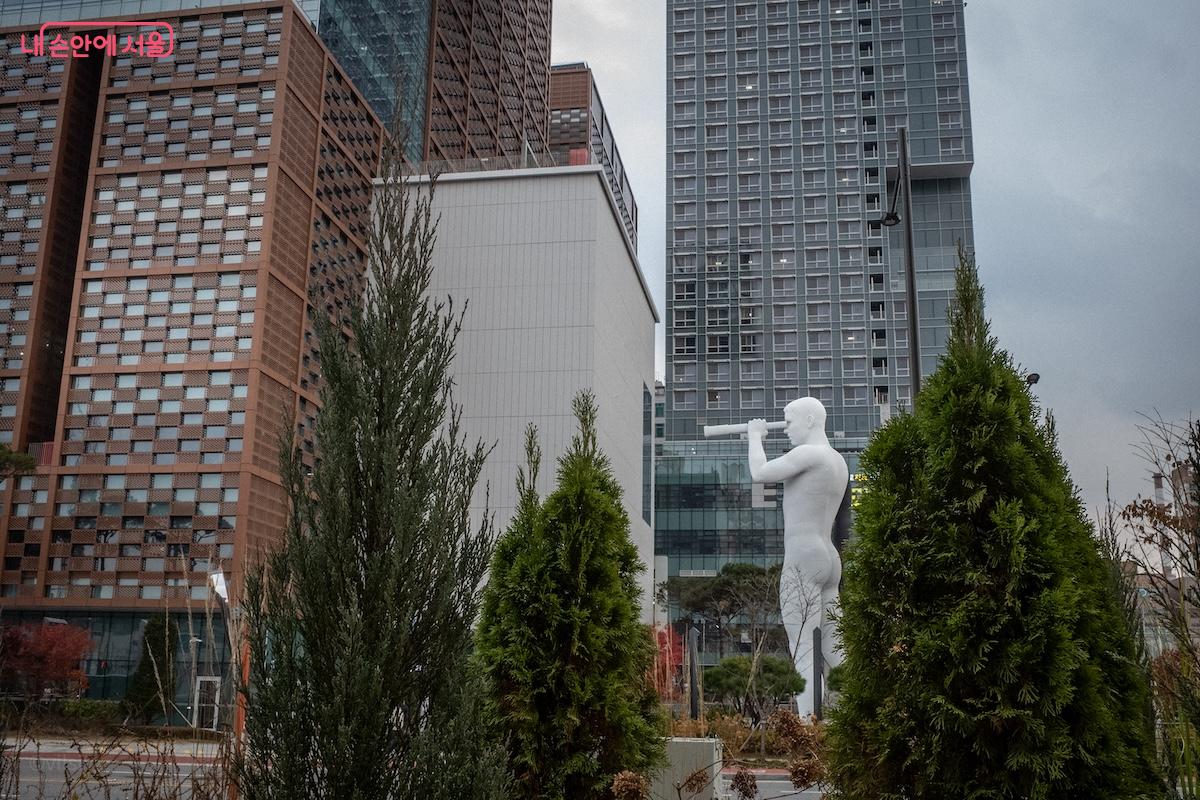 서울 도봉구 창동 마들로 13길에 설치된 공공조형물 &copy;이진형