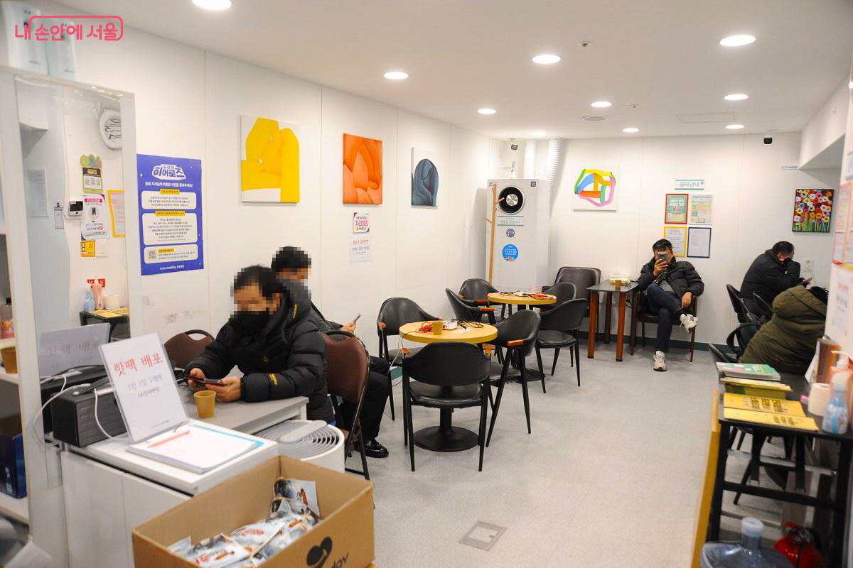 접근성 높은 장소에 쉼터가 마련돼 있다. &copy;조수봉