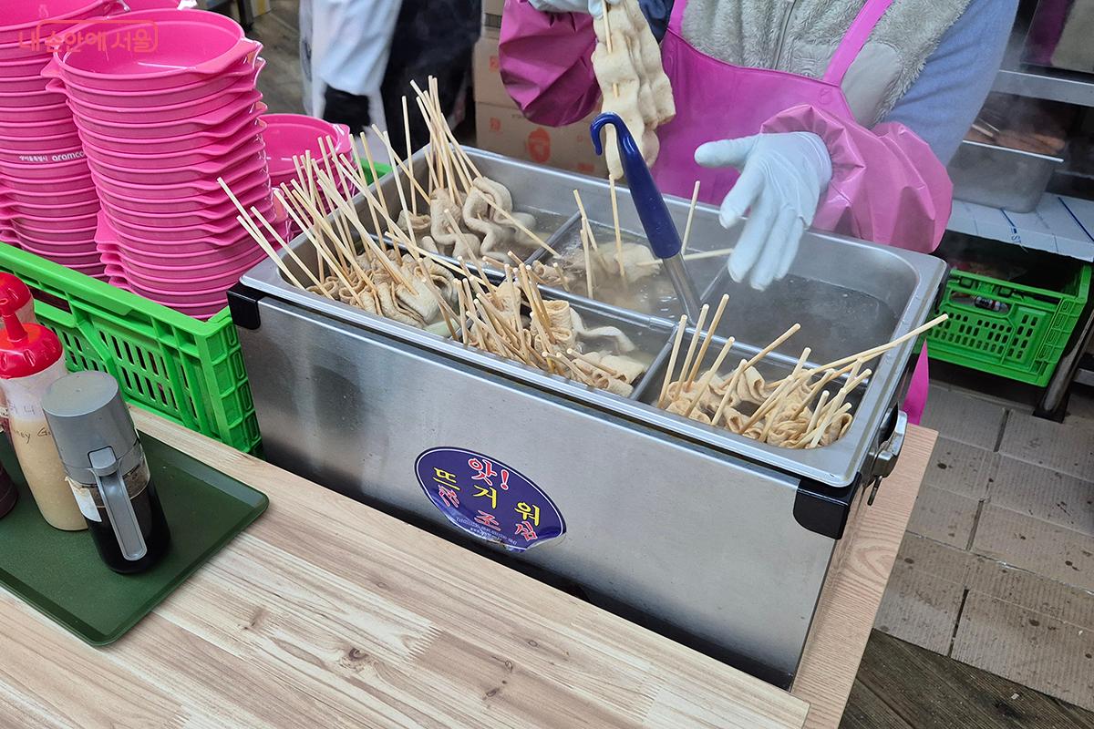 떡볶이의 소울메이트 어묵은 보기만 해도 군침이 흐른다. &copy;백승훈