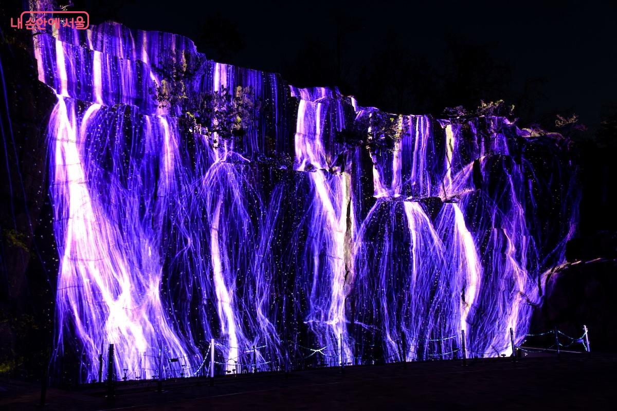 배봉산 미디어파사드는 연중무휴로 상시 운영된다는 점이 큰 장점이다. &copy;임중빈