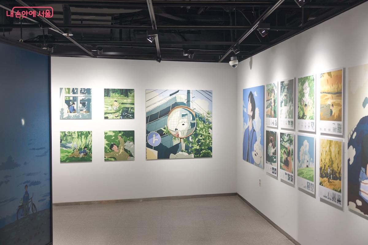 몽글몽글한 느낌의 웹툰 전시 관람과 인증 사진을 함께 찍어보자. &copy;임중빈