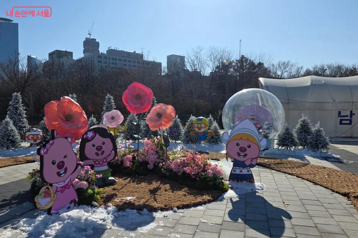 루피 포토존은 아이들뿐만 아니라 어른들에게도 인기 만점이다. ©김민지
