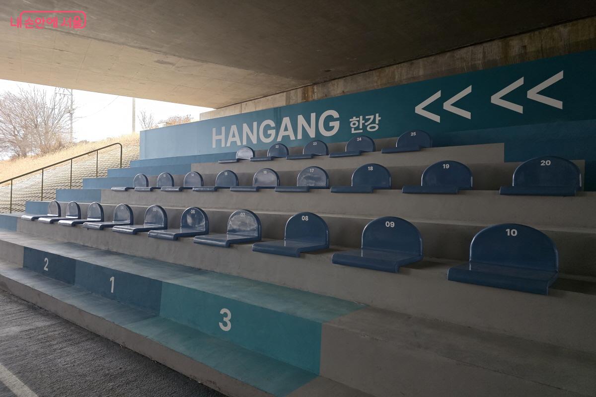 작은 공연이 가능한 좌석 &copy;조수연