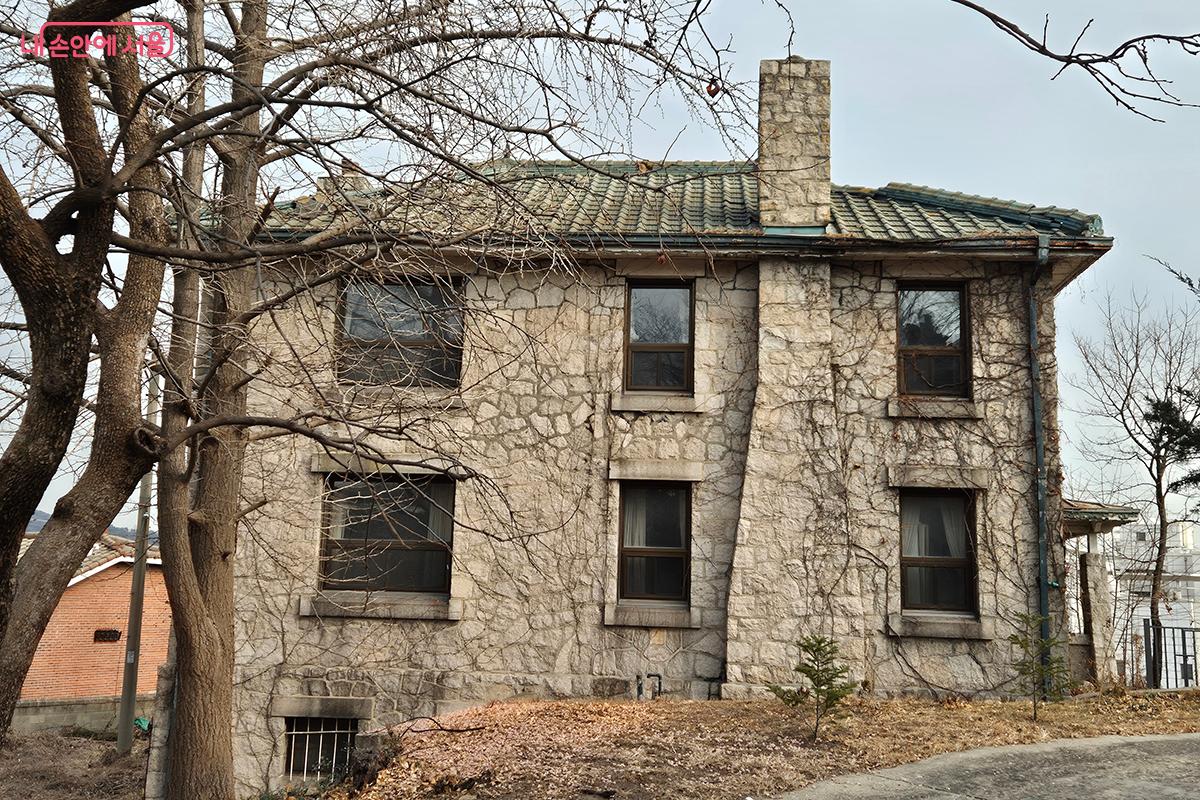 서울 중구 남산 예장자락에 있던 우당 이회영 기념관이 종로구 사직동 묵은집으로 확대 이전했다. &copy;이혜숙