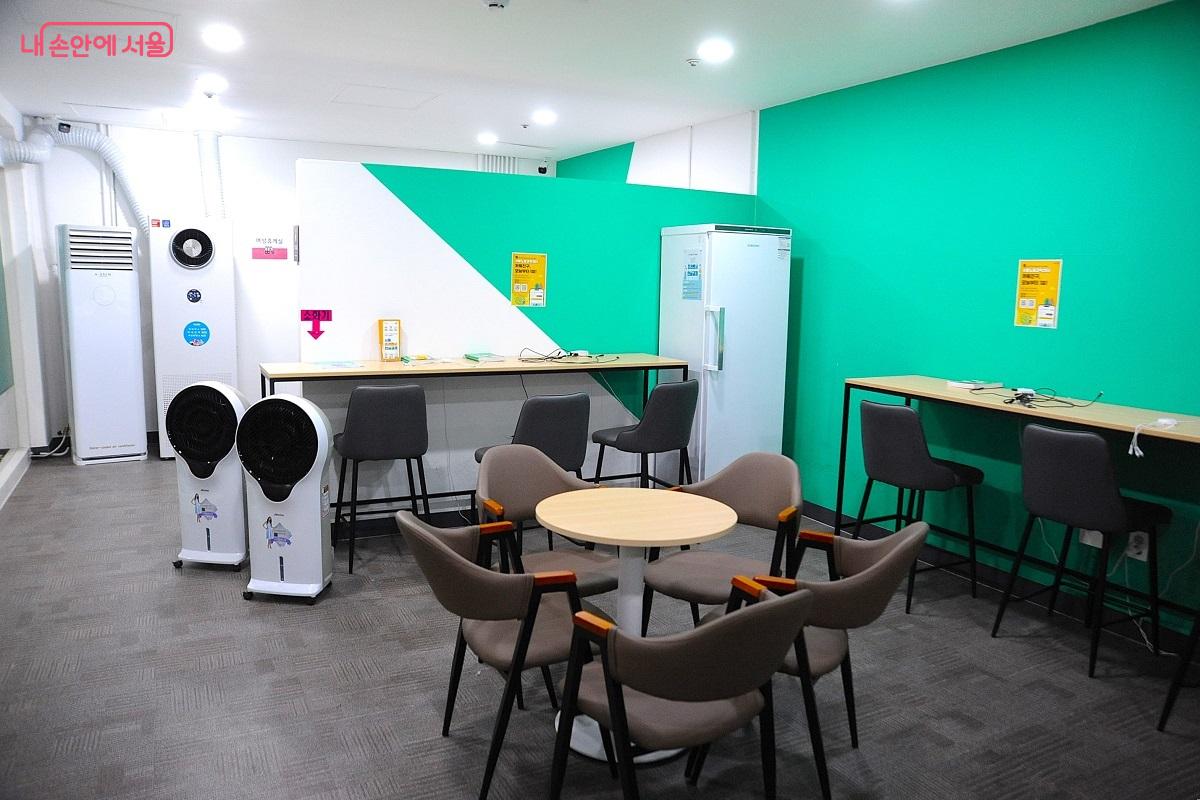 사당역 내에 이동노동자 쉼터를 조성한 사당역쉼터 &copy;조수봉