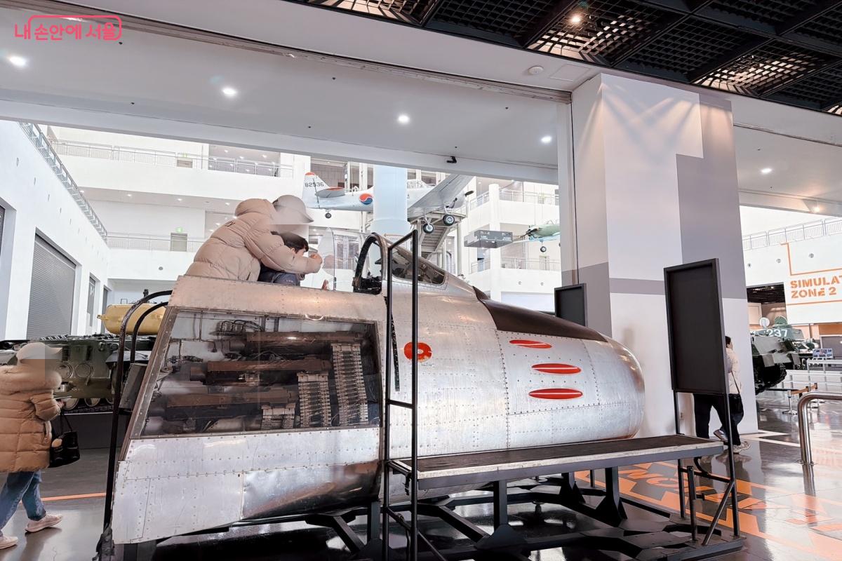 6.25 전쟁 당시 사용된 대형 무기의 역사적 의미를 살펴볼 수 있다.