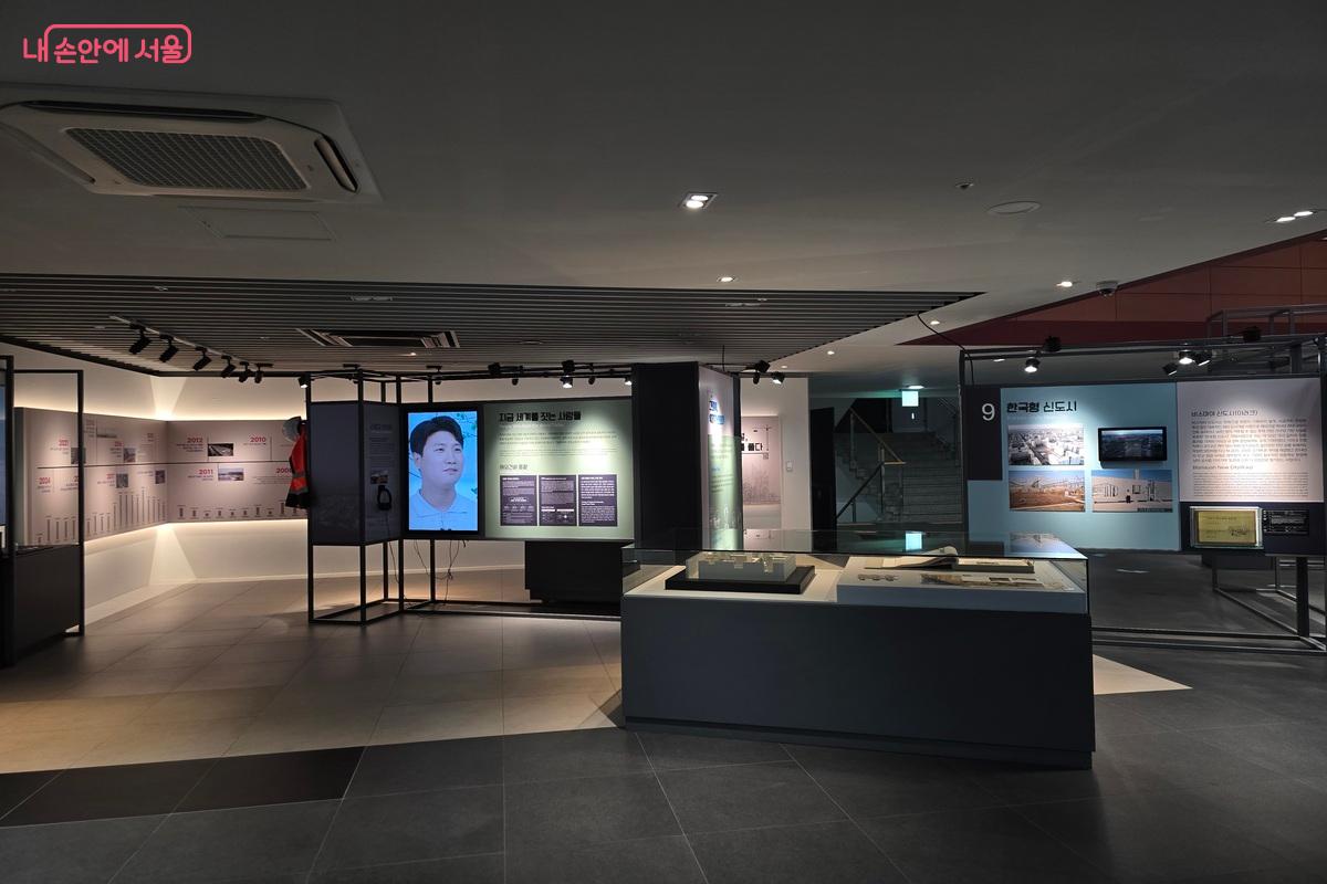 대한민국 해외 건설의 역사를 조명하는 전시가 '국토발전전시관'에서 열린다. ⓒ김은주
\