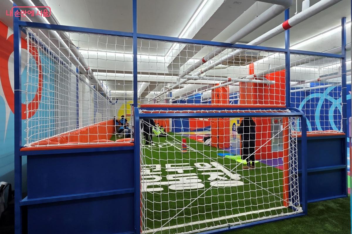 모두가 함께 뛰어놀 수 있는 운동장을 만들었다. ©김미선