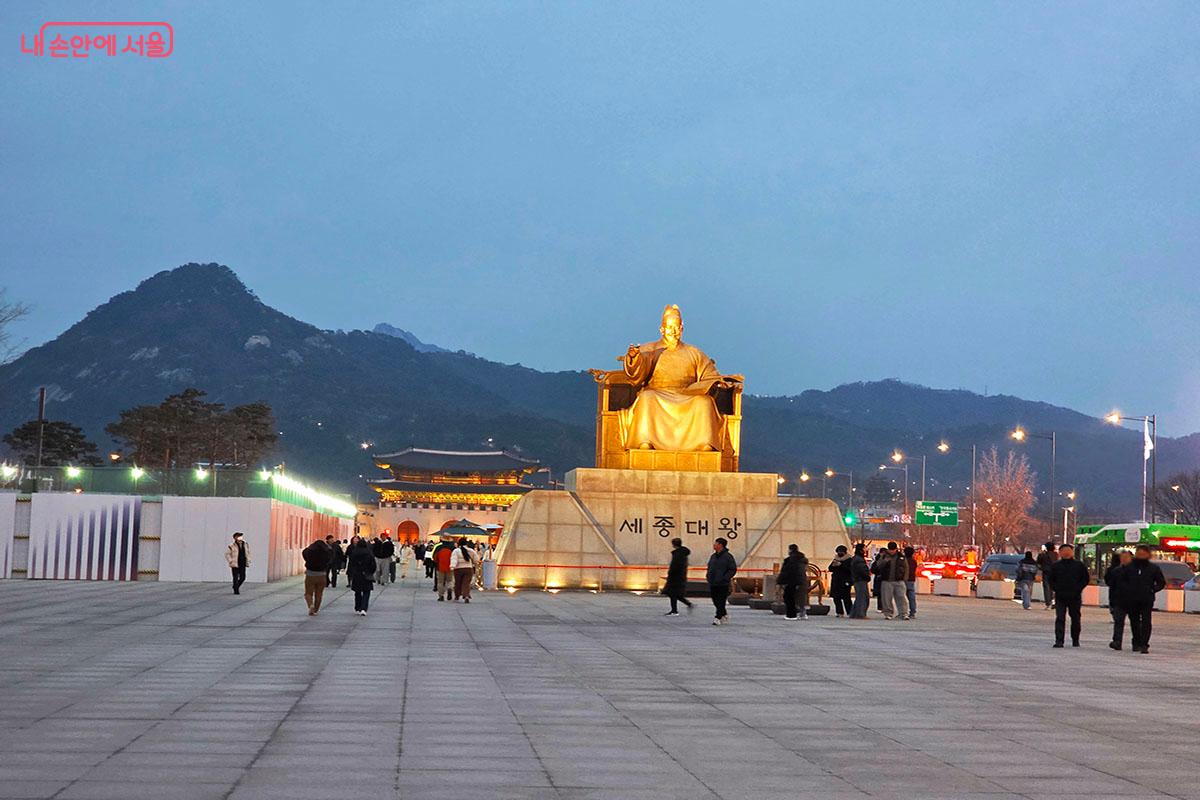 드라마, 뮤비, 공연, 축제, 예술 등 촬영지로 사용되는 광화문광장 &copy;이정민