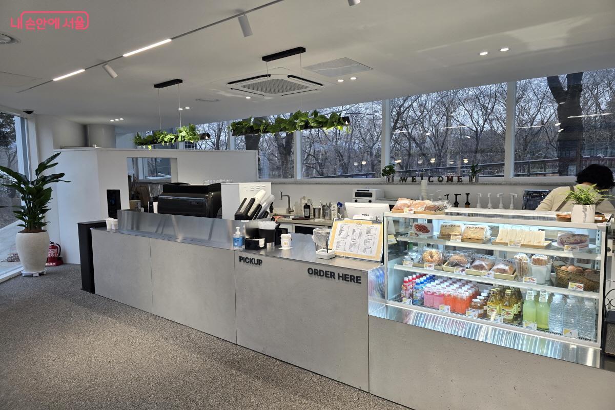 여의천 소원카페 내부. ⓒ조송연