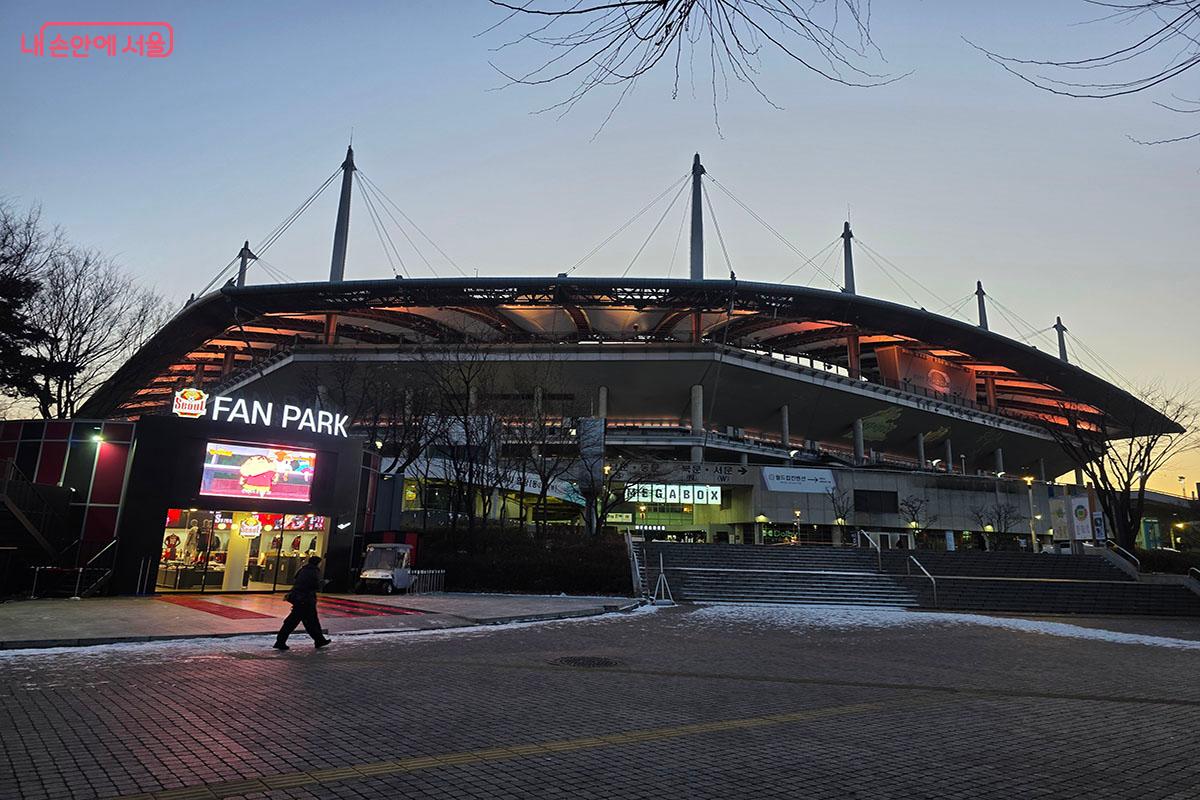 스포츠, 공연, 드라마 촬영지로 유명한 서울월드컵경기장 ©이정민