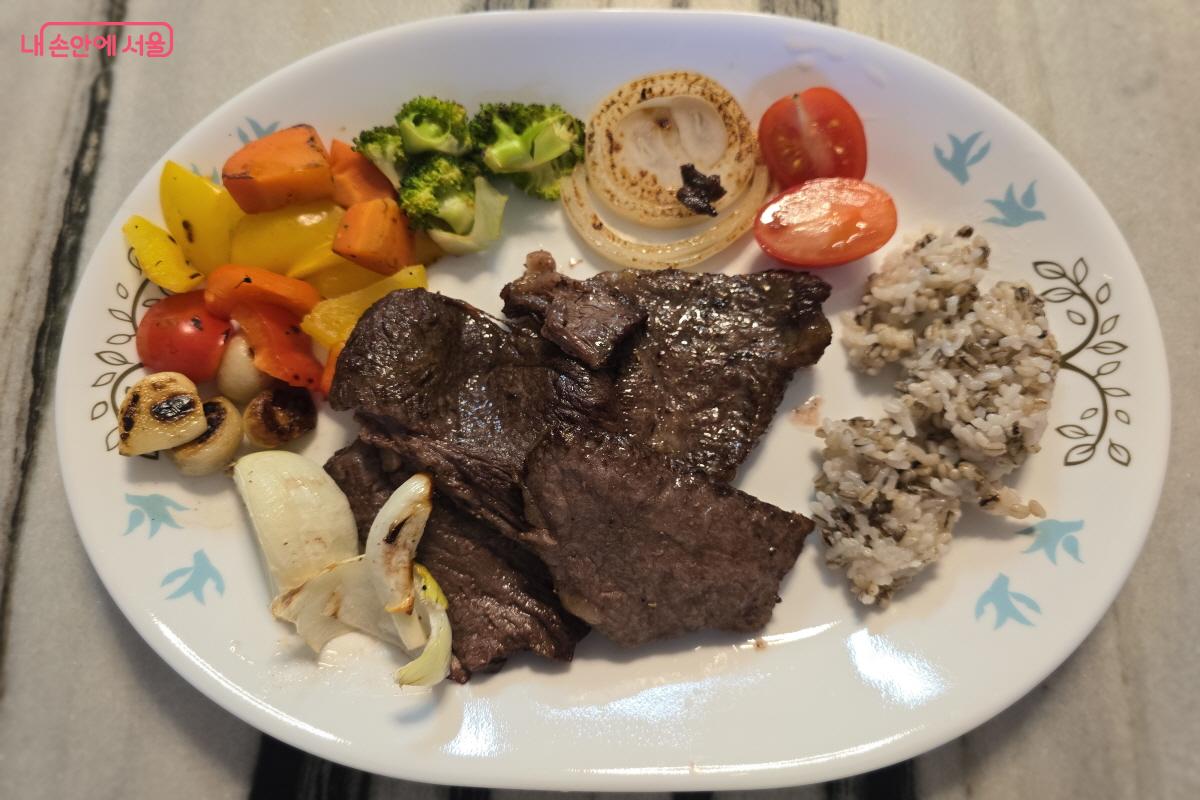 건강 5대장 챌린지에 참여하고 나서, 집에서 먹는 식단을 바꿨다. &copy;조송연