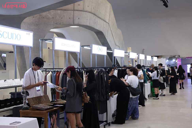 26 S/S 트레이드쇼 수주전시 현장
