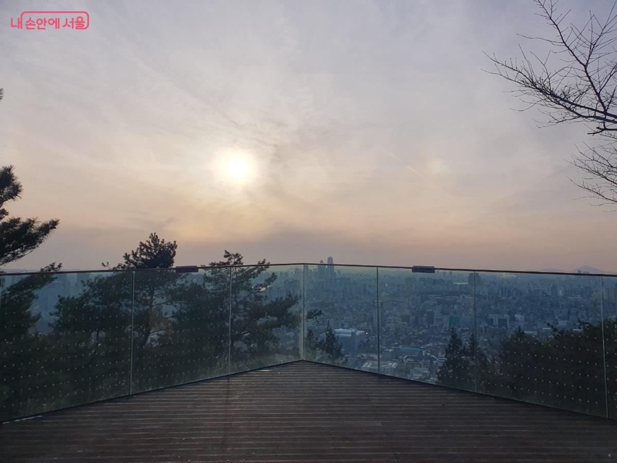 남산하늘숲길 노을전망대 &copy;김병규