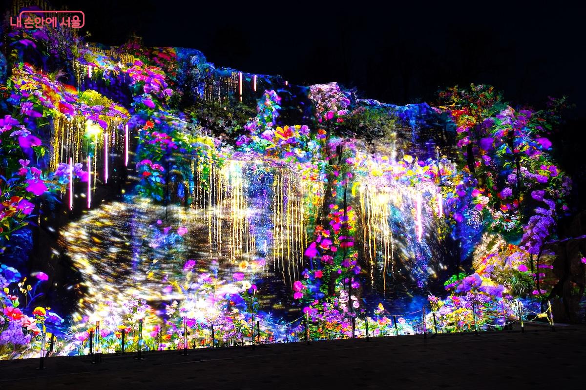 색감, 스토리, 사운드, 작품의 구성 등 어느 것 하나도 부족함이 없는 최고의 수준이다. &copy;임중빈