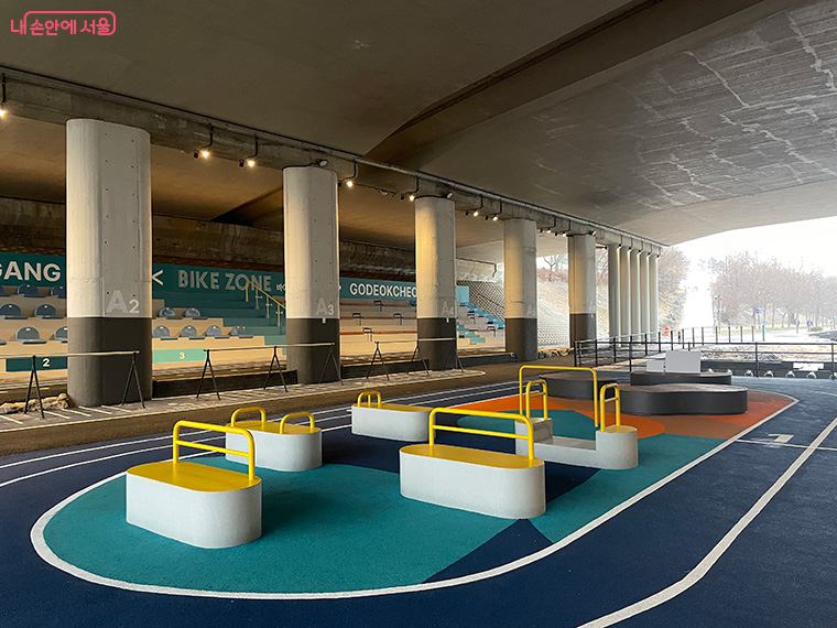 러닝과 스트레칭이 가능한 생활체육 공간