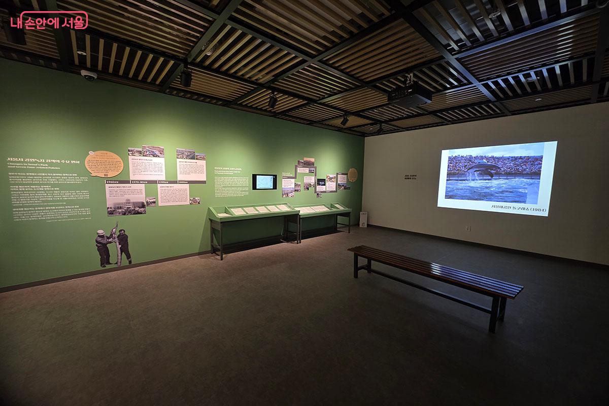 서울 공원의 기록들을 알 수 있는 '기록으로 산책하기- 서울의 공원' 전시 ©이정민