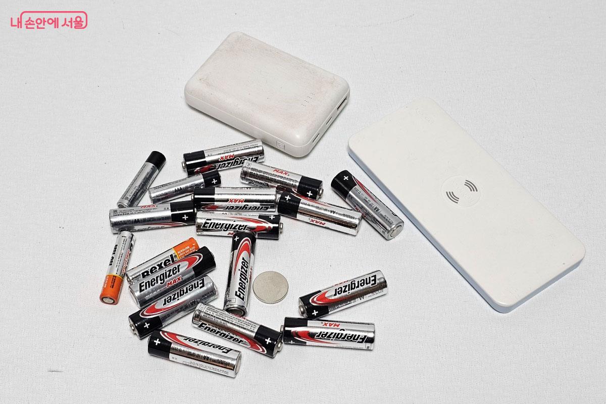  생활하다 보면 많이 생기는 폐건전지들 &copy;홍혜수