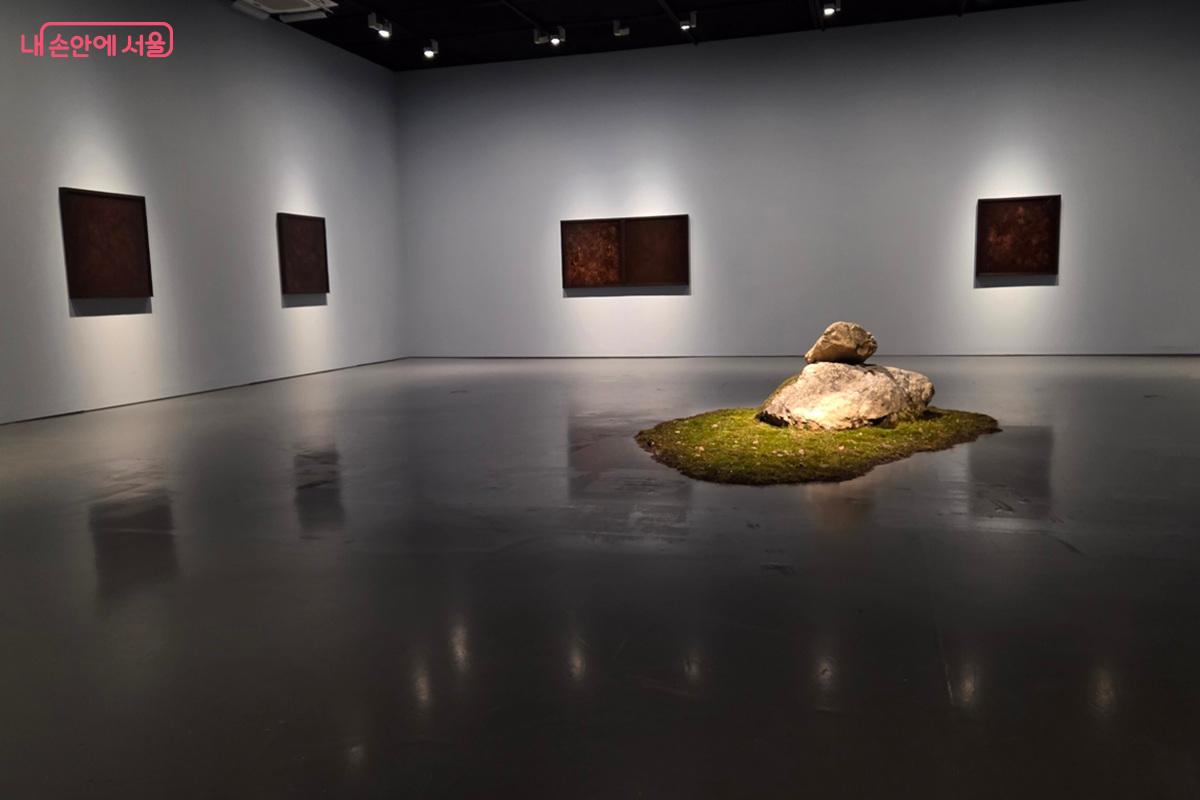 서울시립미술관에 최재은 작가의 작품 <약속>이 전시되고 있다. &copy;이상돈