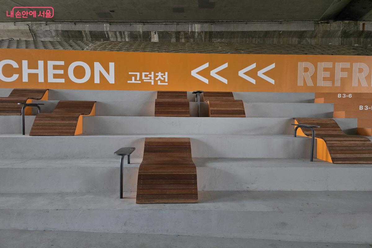 기대어 쉬기 편한 자리도 있다. &copy;조수연