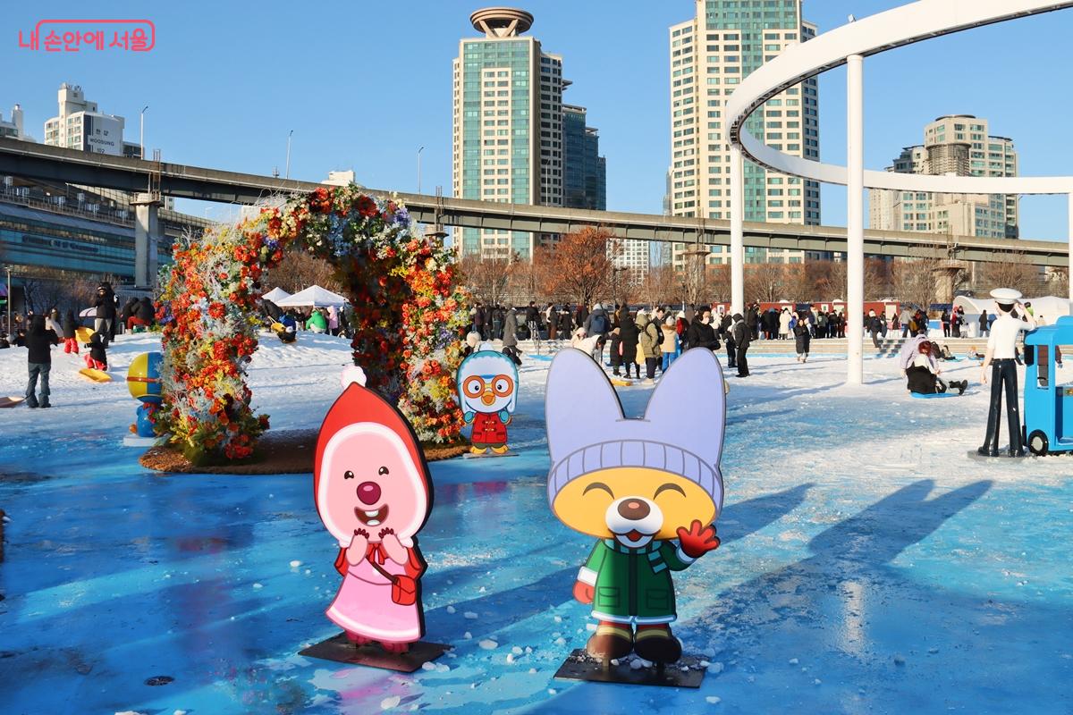 뚝섬한강공원에 들어서자 겨울의 설렘이 먼저 발걸음을 붙잡는다. &copy;정향선