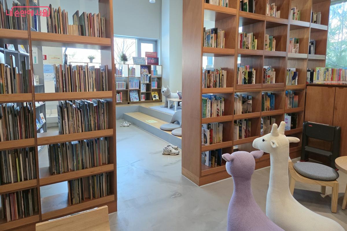 유아&middot;어린이들을 위한 아기자기한 공간으로 이어진다. &copy;김미선