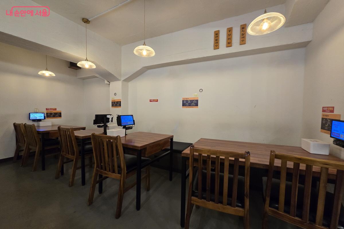 깔끔하고 넓은 좌석 &copy;조수연