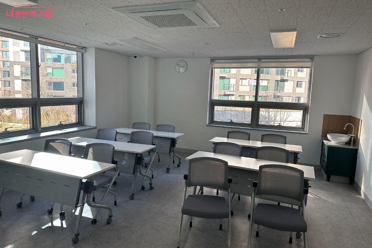 배움터에서는 어르신을 위한 다양한 프로그램이 진행된다. &copy;김재형