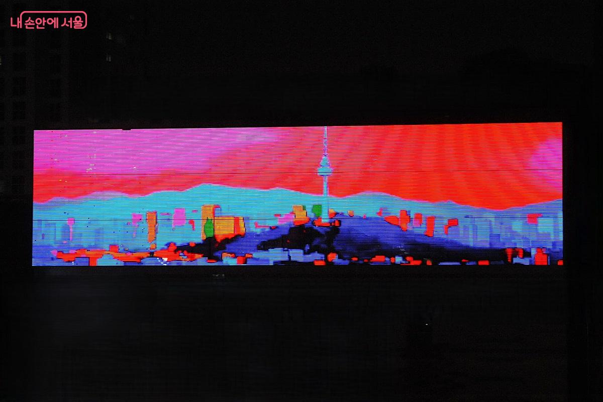 이 작품은 독립을 위해 헌신한 분들이 꿈꾸던 국격이 서린 서울의 모습을 보여준다. &copy;조수봉