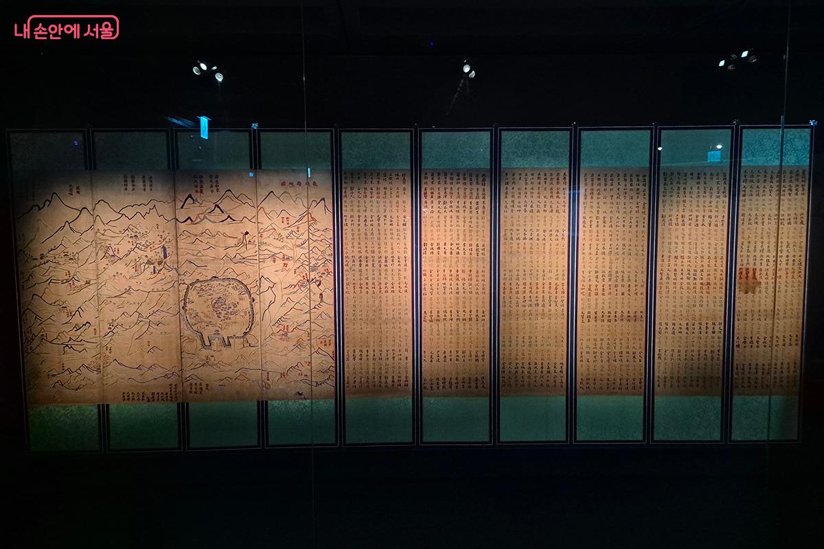 '행 구성군수 오일영 자수 만민송덕 병풍'은 고을 수령의 선정을 기리기 위해 제작되었다. &copy;정향선