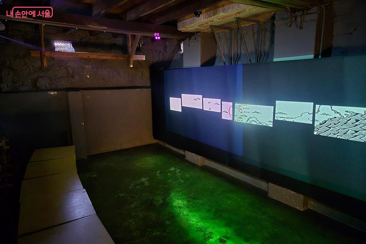 지하층에 마련된 독립 운동 영상과 참여형 체험 공간이 이용객들을 맞이한다.