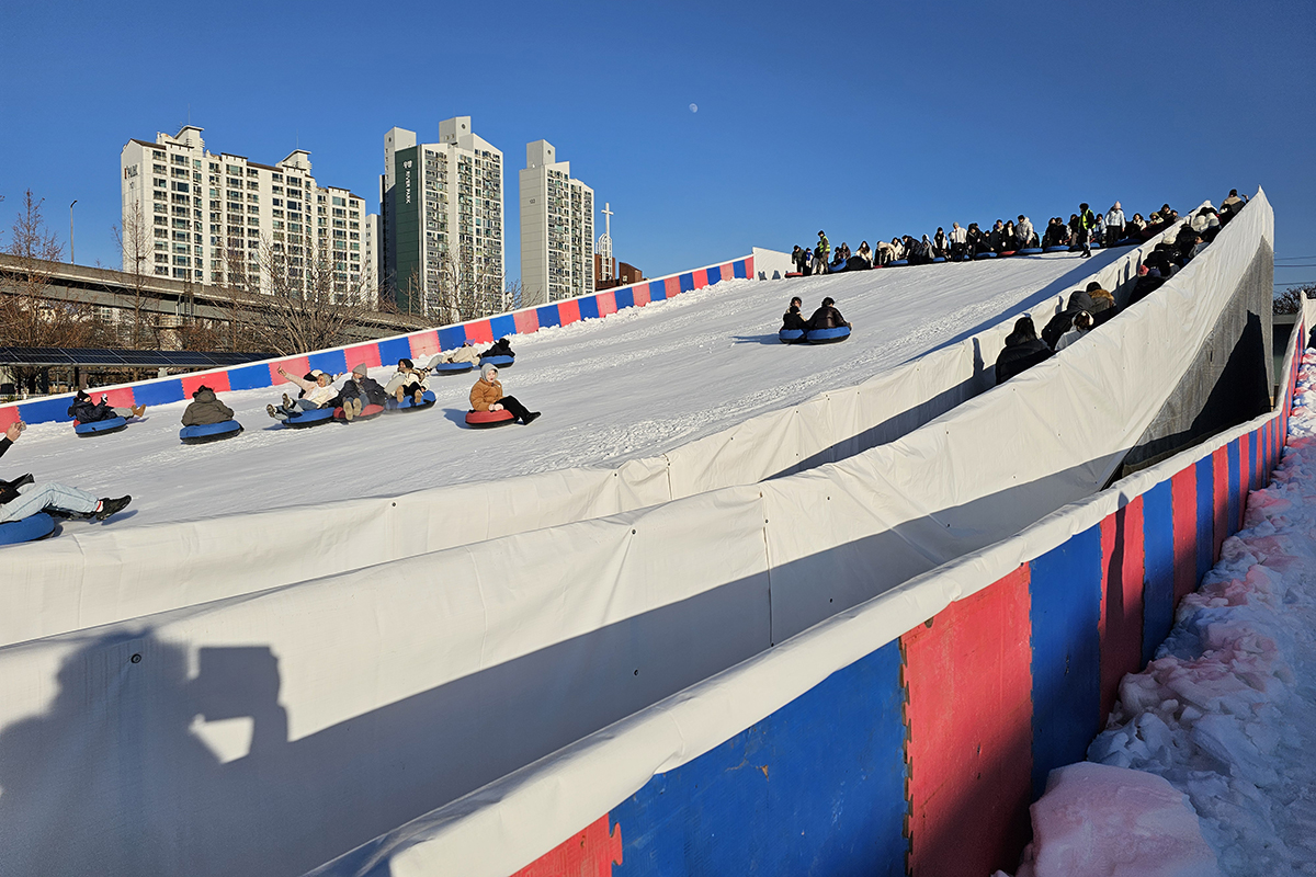 눈썰매 타고 '한강플플'서 힐링&hellip;겨울 한강이 더 즐거운 이유!