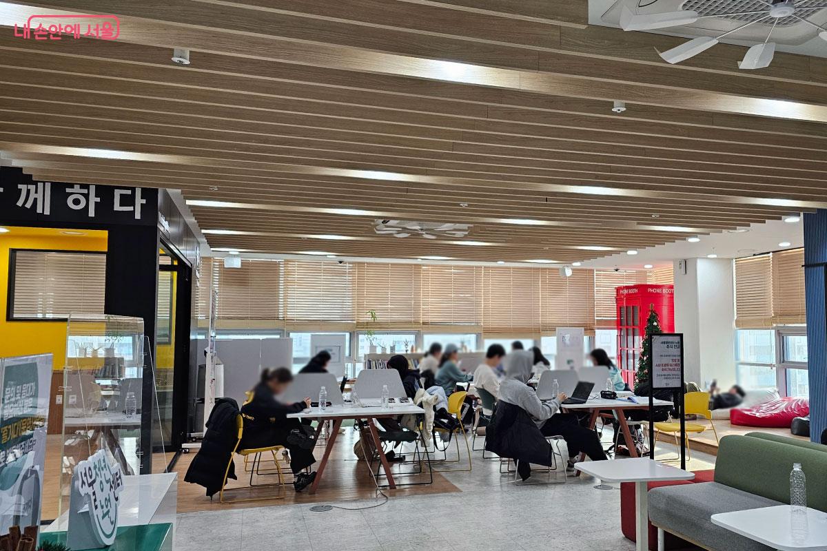 많은 청년들이 이용 중인 '서울청년센터 노원' &copy;홍혜수