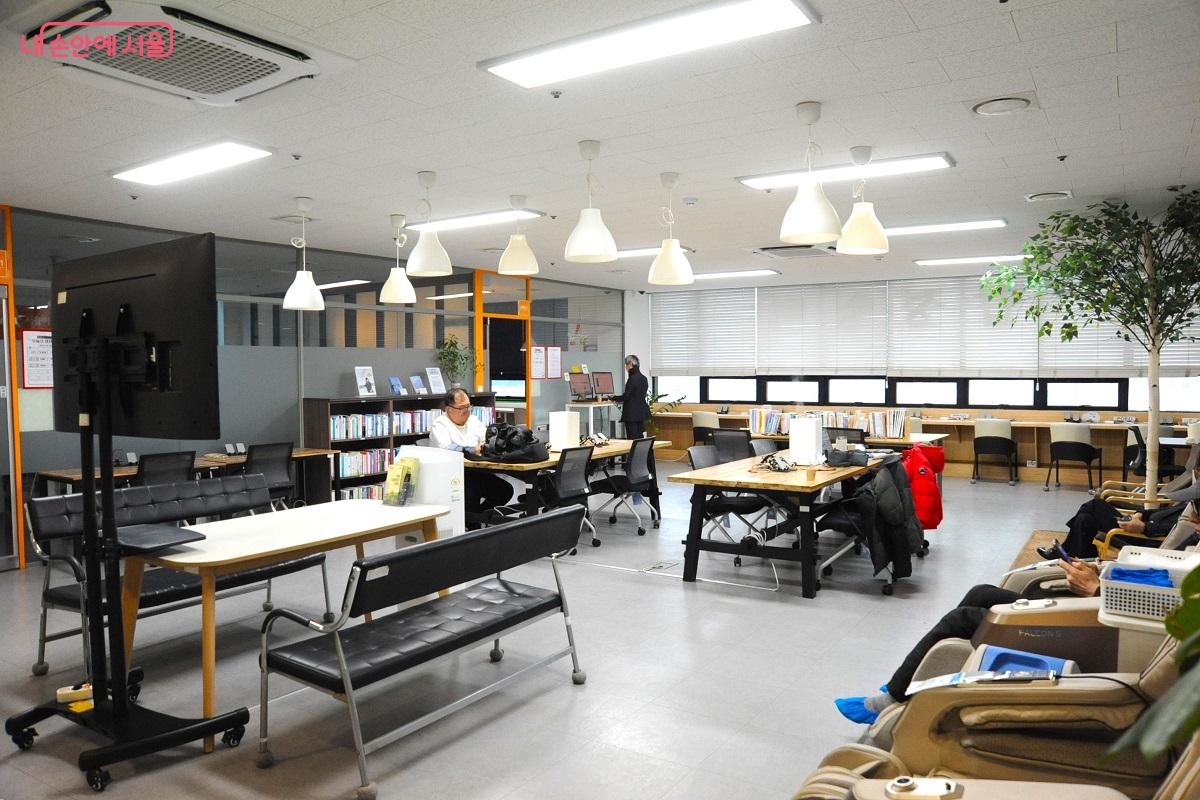 서초&middot;북창쉼터처럼 거점형으로 운영 중이다. &copy;조수봉