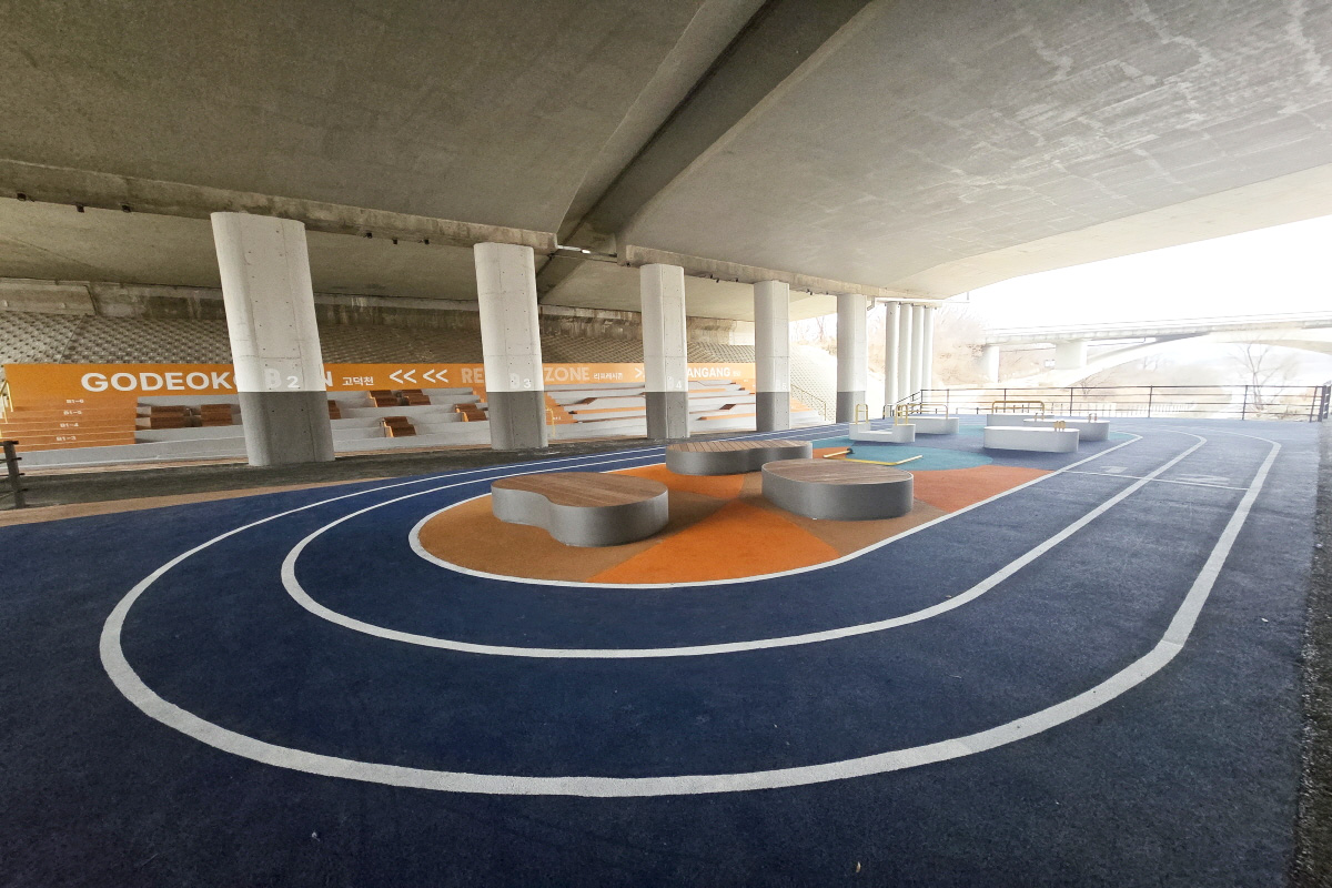 피하던 골목이 어떻게 머무는 공간이 됐을까? 거리 디자인 개선 사례 모음