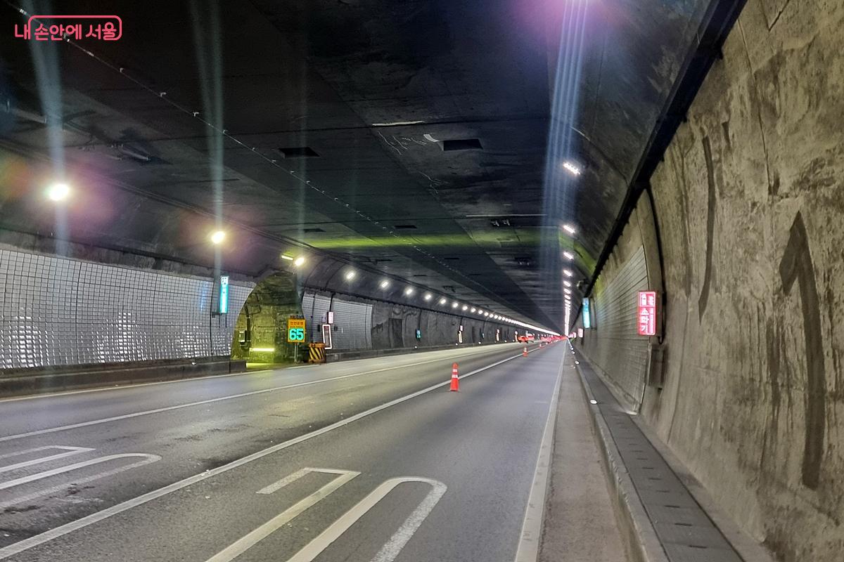정릉터널에는 총 2곳의 피난 연결 통로가 있다. &copy;서울시