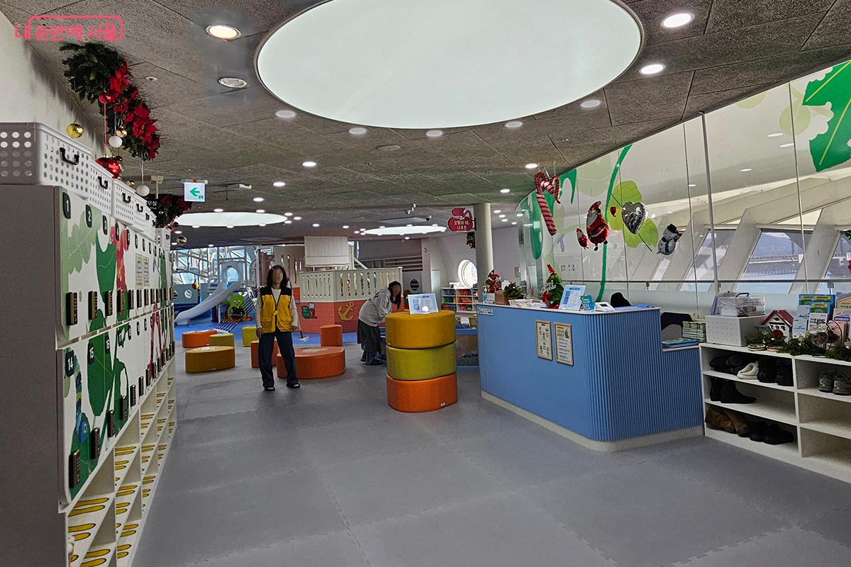 ‘서울형 키즈카페’에서도 사랑의 목도리 만들기 행사 등 모두를 위한 배려와 따스함이 가득한 체험 행사들이 열린다. ©이혜숙