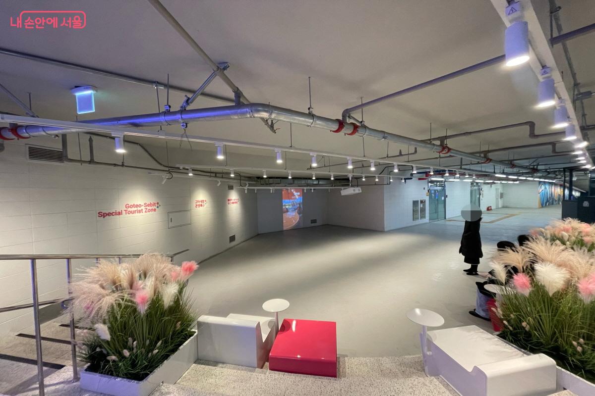 오래 방치됐던 공공보행통로 공간을 휴식 공간으로 새단장했다. ⓒ이정민 