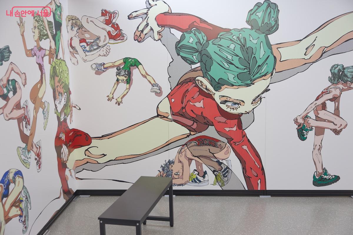 전시와 더불어 동시에 포토존을 운영하고 있는 일석이조 느낌의 기획력이 돋보인다. &copy;임중빈