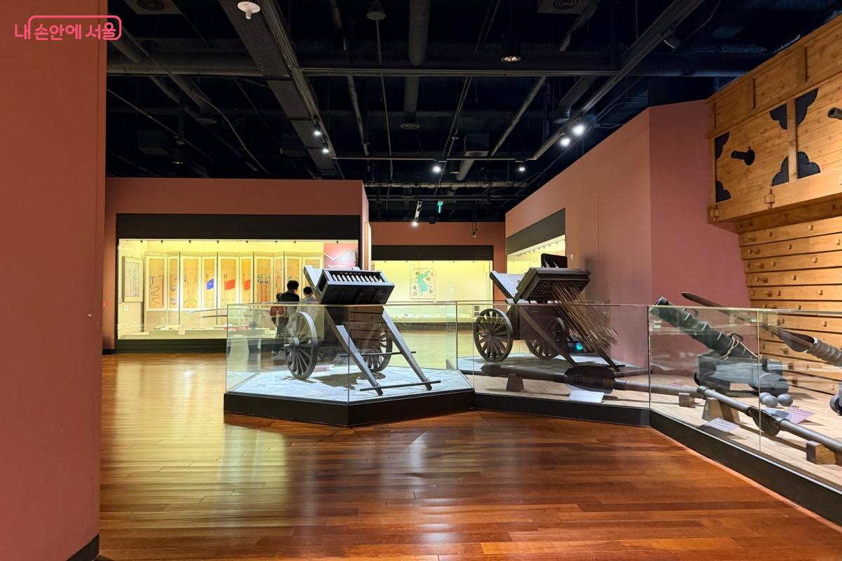 삼국시대, 고려, 조선 등 시대의 흐름에 따라 발전해온 무기들의 모습을 둘러볼 수 있다.