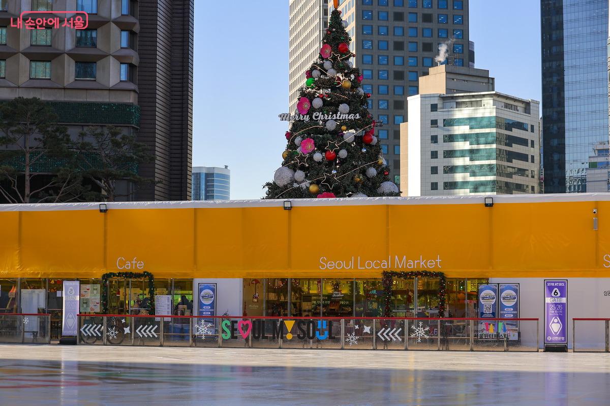 지역의 특산품을 만날 수 있는 로컬마켓존(서로장터) &copy;박성환