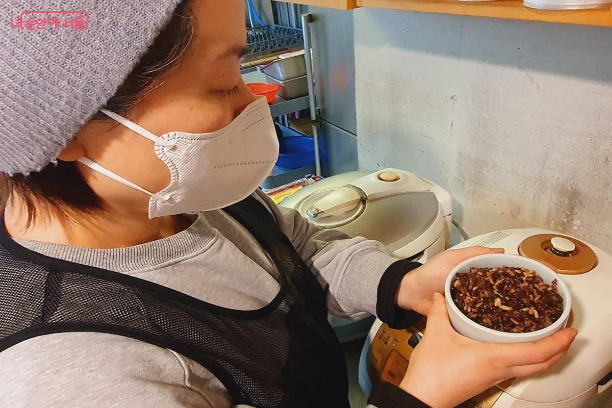 '구내식당' 잡곡밥에는 렌틸콩, 현미, 귀리 등이 혼합해 들어간다. &copy;엄윤주