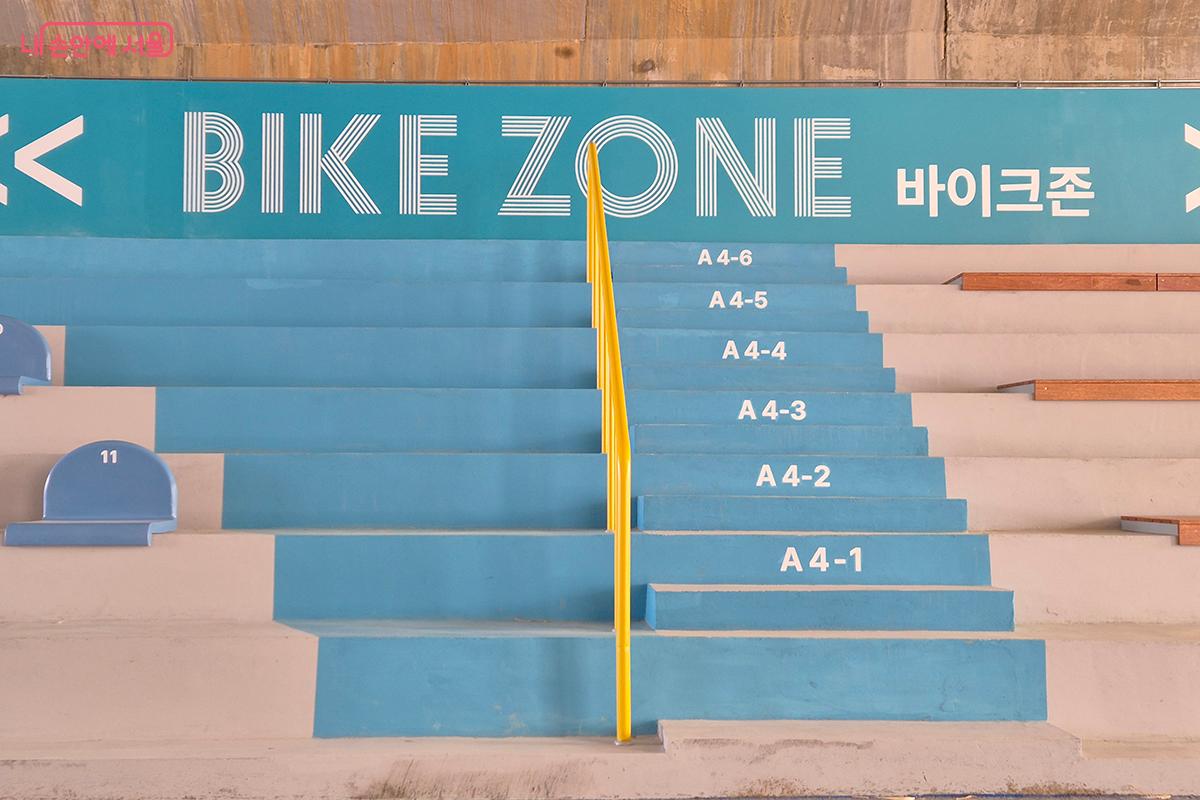 ‘라이더를 위한 공간’이라는 서울시의 설명처럼 라이더들을 위한 세심한 배려가 돋보인다. ©백승훈