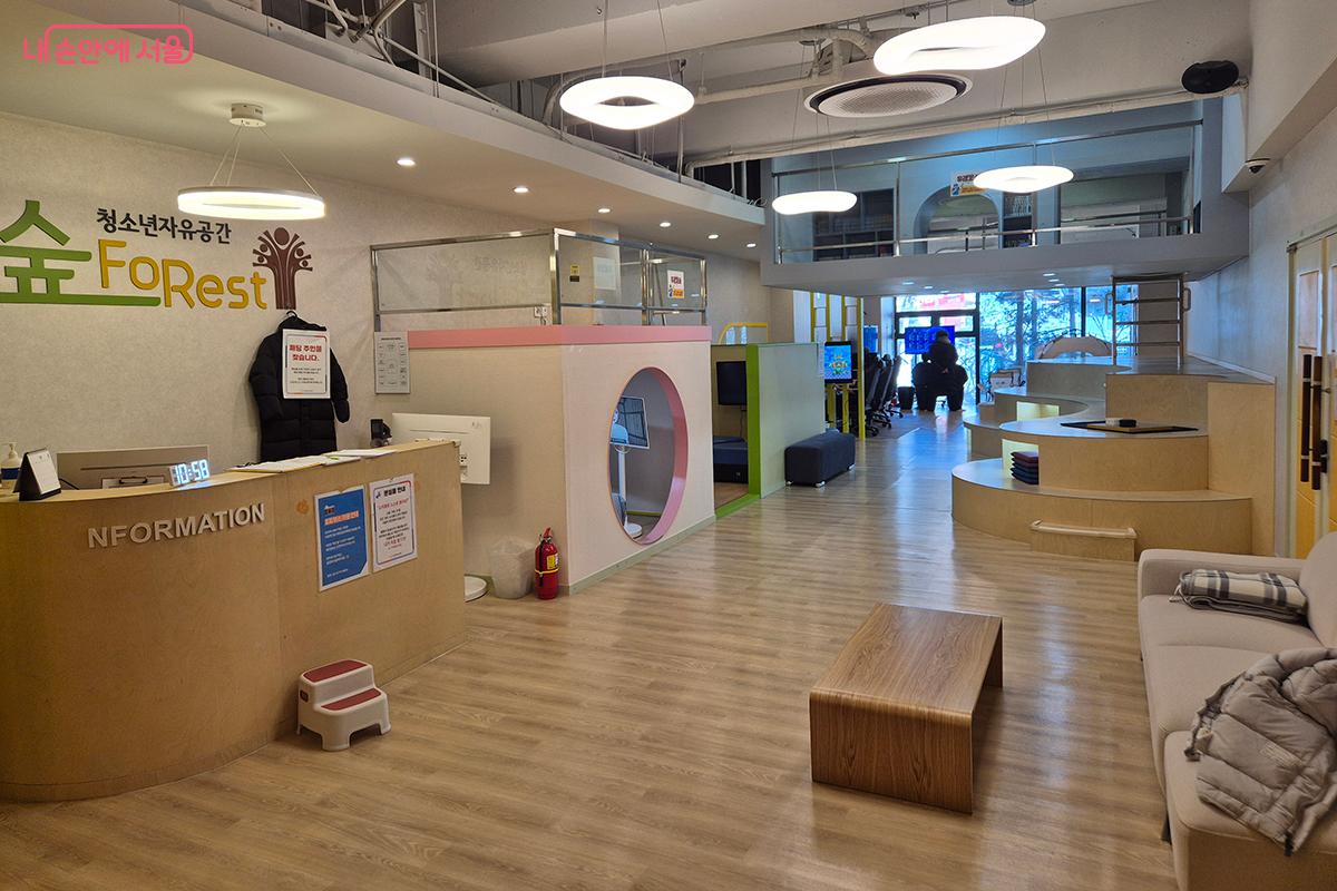 언제든 청소년들이 휴식과 놀이를 즐기는 자유 공간 '숲' &copy;정향선