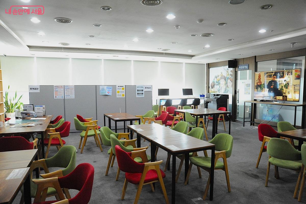 거점형 쉼터로 운영 중이다. &copy;조수봉