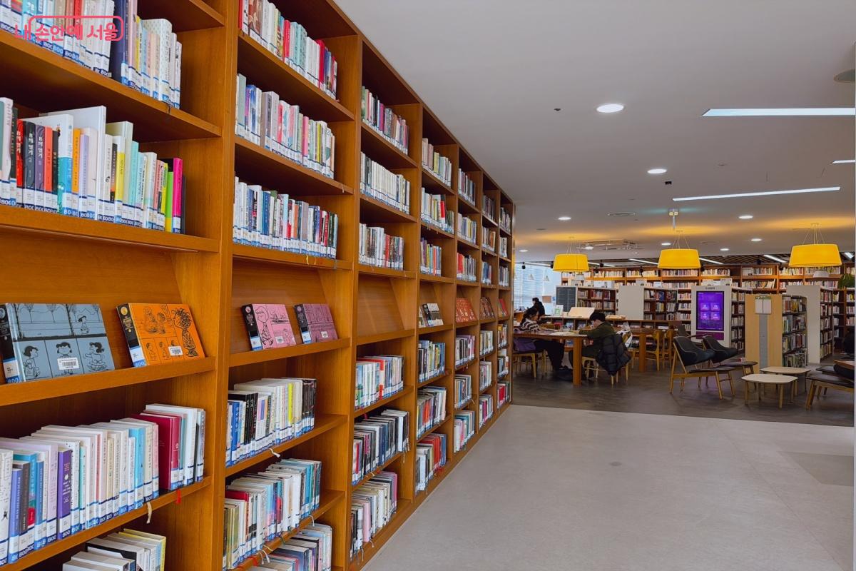 저녁 10시까지 운영하고 있어 퇴근 후 방문해도 좋을 듯하다. &copy;노윤지